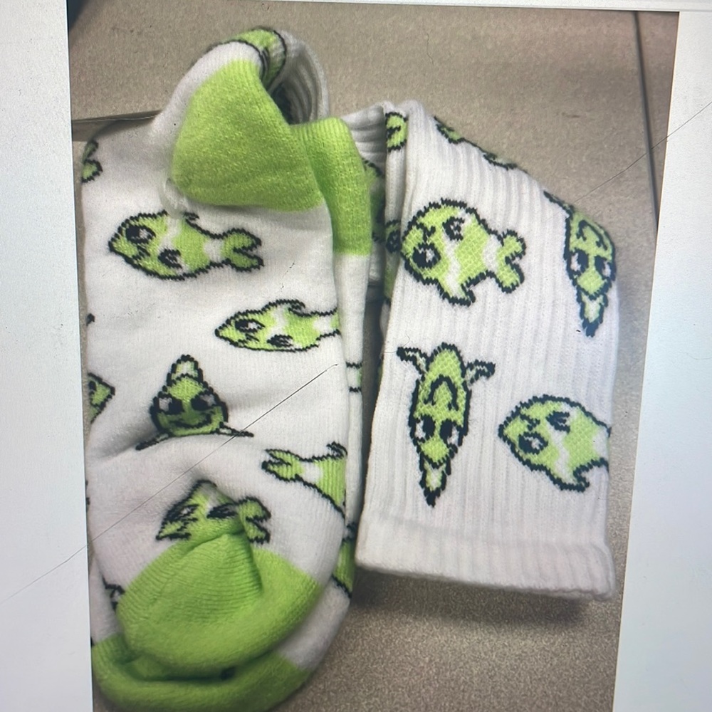 Clownfish Neon Green Knee Socks - Sock size 9 - 11.    Red Lion Brand.  NWT